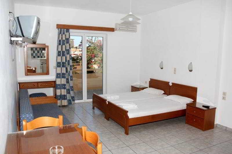 Dimitris Apartments Платаньяс Екстер'єр фото